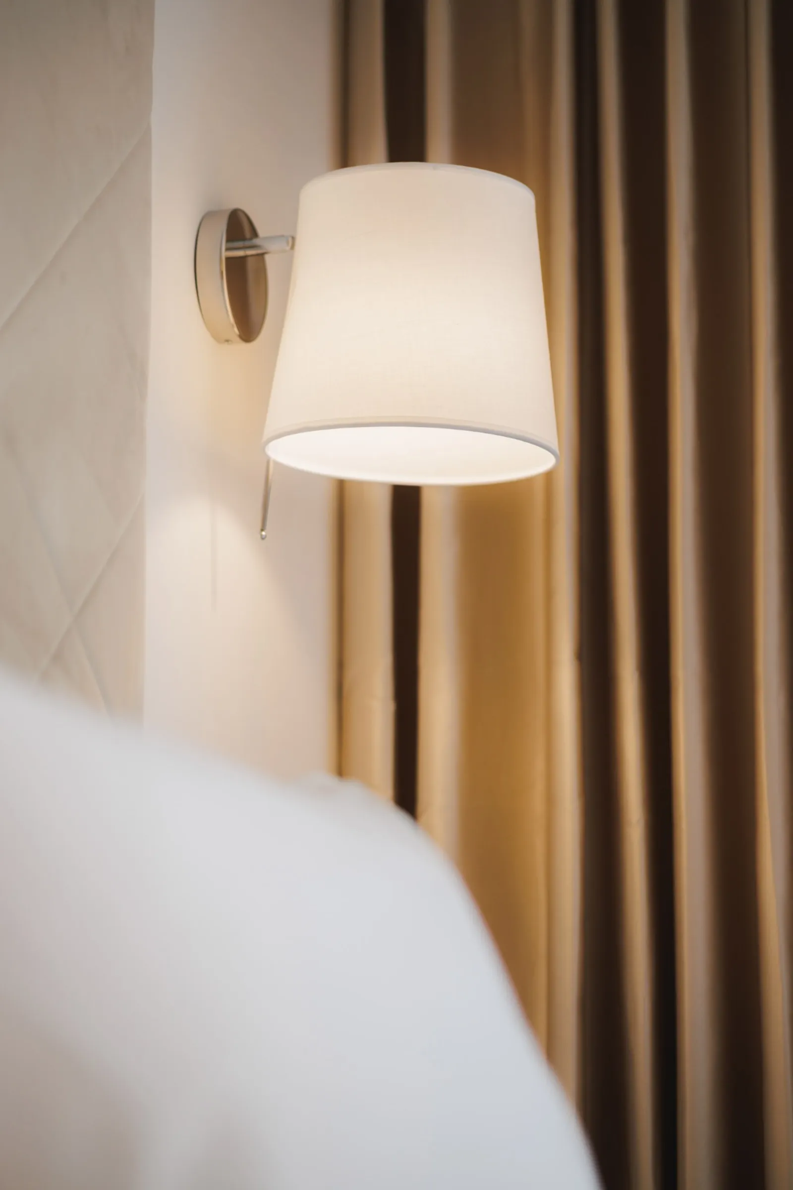 Bedside lamp detail