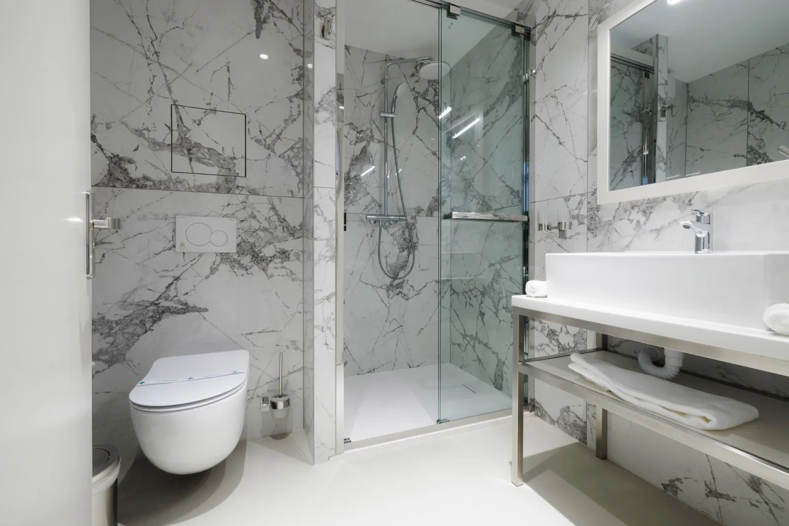 Superior King with terrace — bathroom