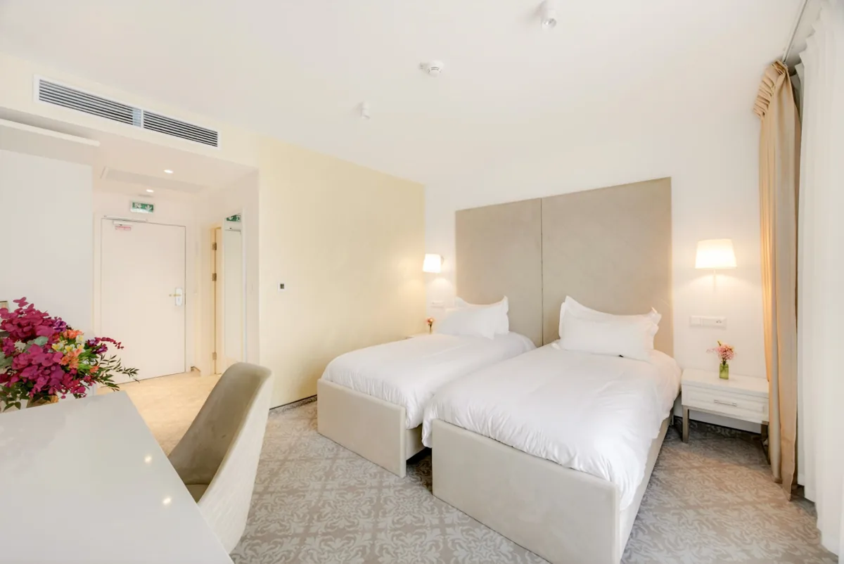 Superior Twin — room view